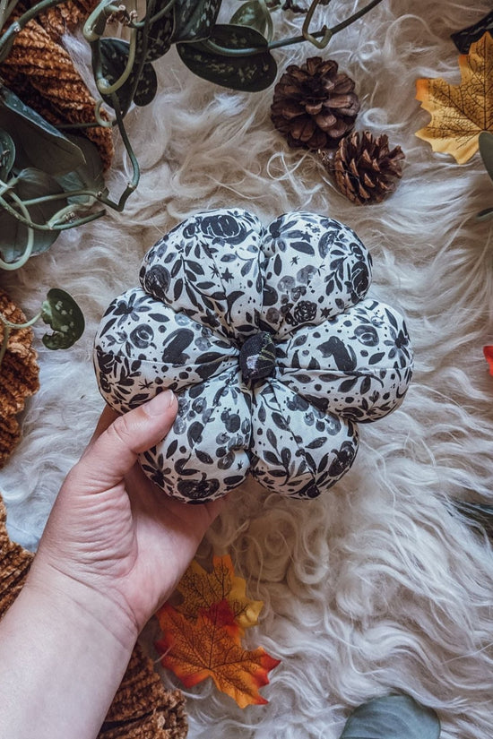 'Halloween Night' Cotton Grande Pumpkin