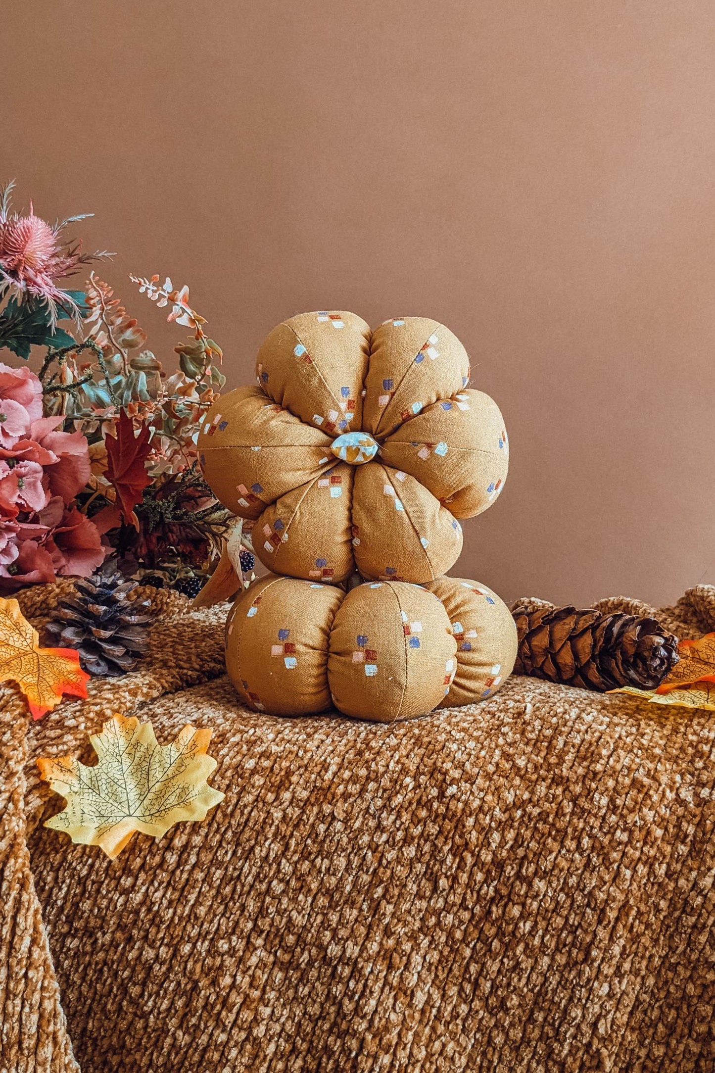 'Autumn Sky' Cotton Grande Pumpkin