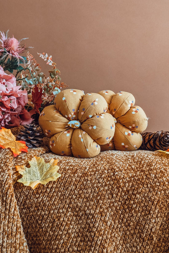 'Autumn Sky' Cotton Grande Pumpkin