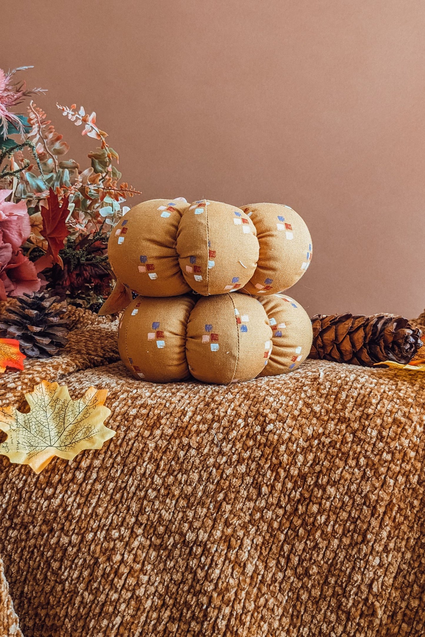 'Autumn Sky' Cotton Grande Pumpkin