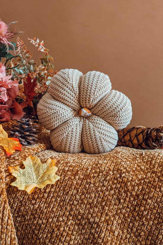 'Sweater Weather' Woven Grande Pumpkin