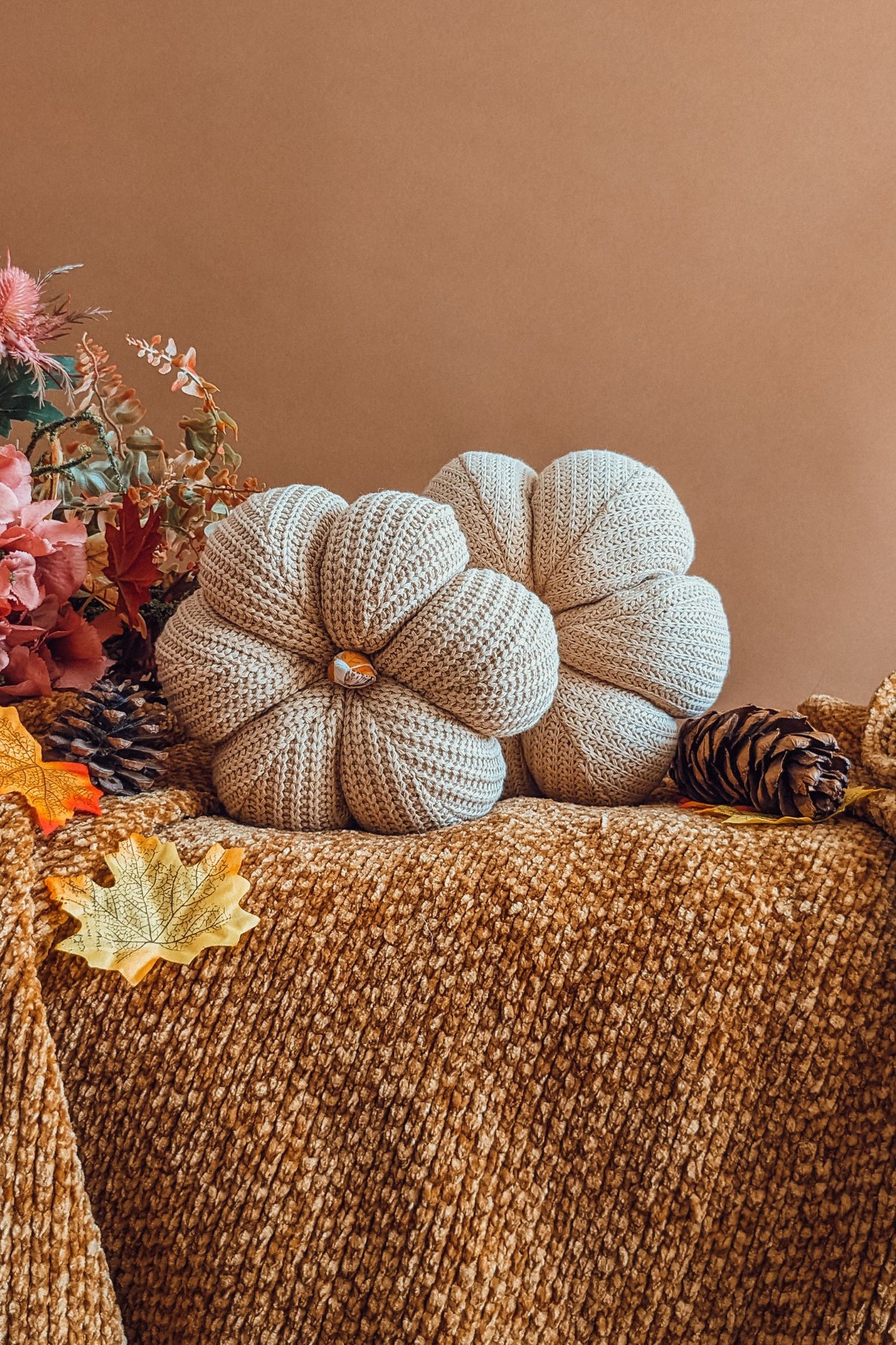 'Sweater Weather' Woven Grande Pumpkin