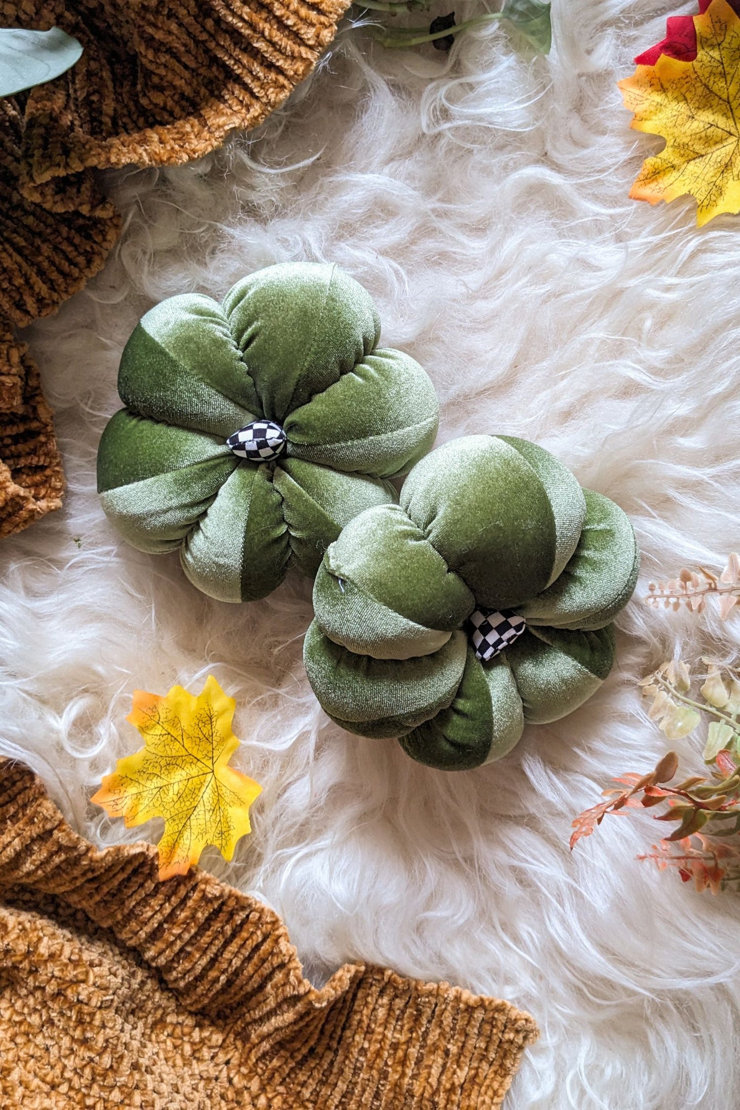 'Poison Apple' Velvet Mini Pumpkin