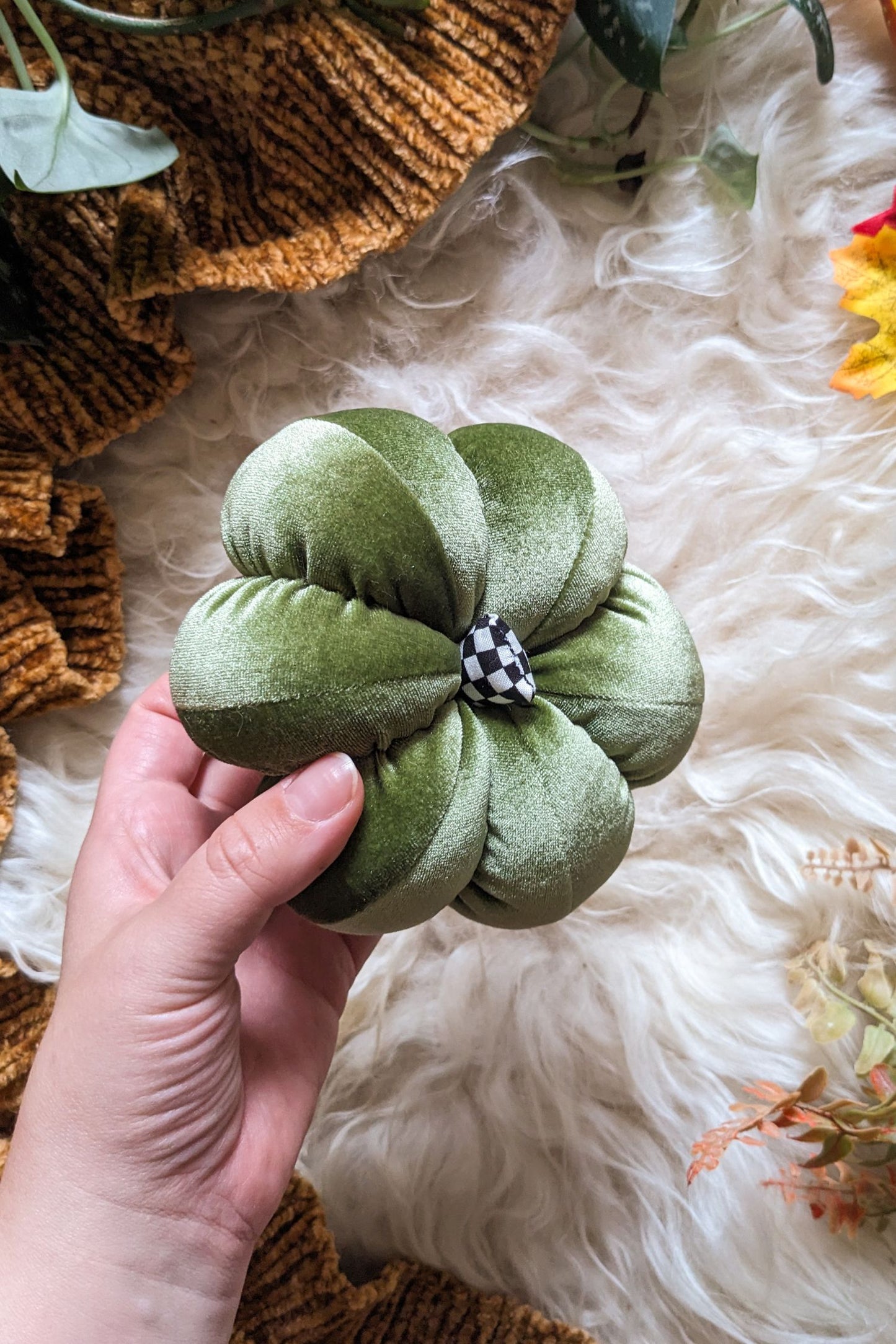 'Poison Apple' Velvet Mini Pumpkin