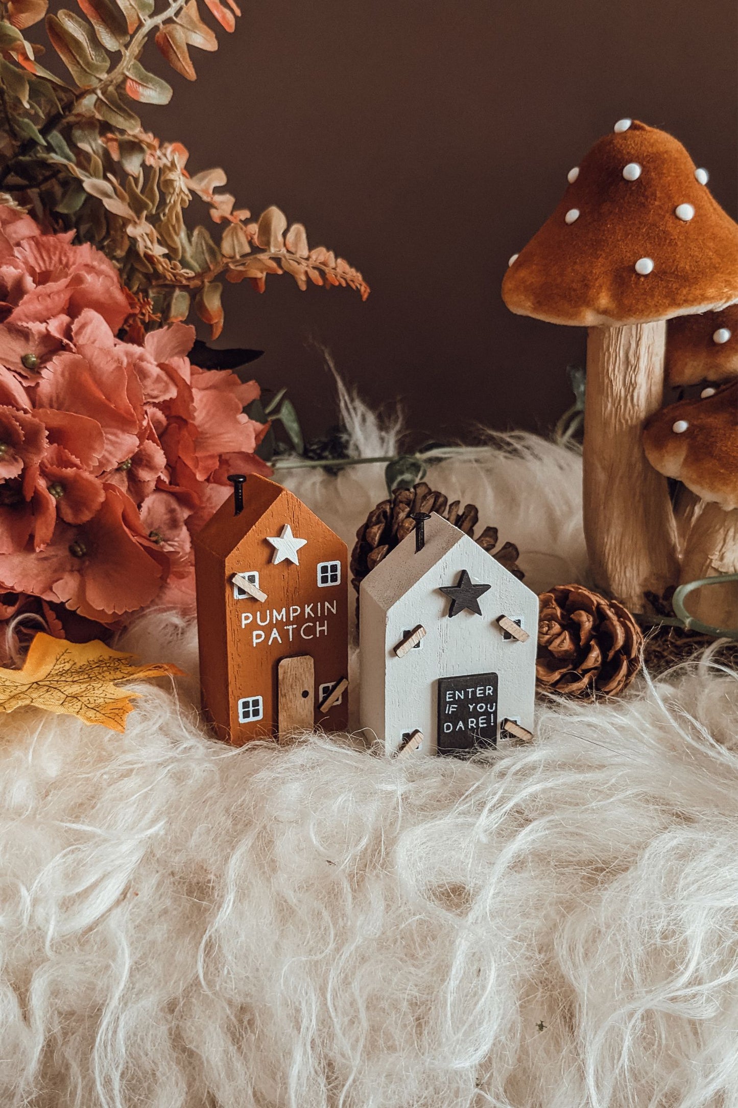 'Pumpkin Patch' Wooden House