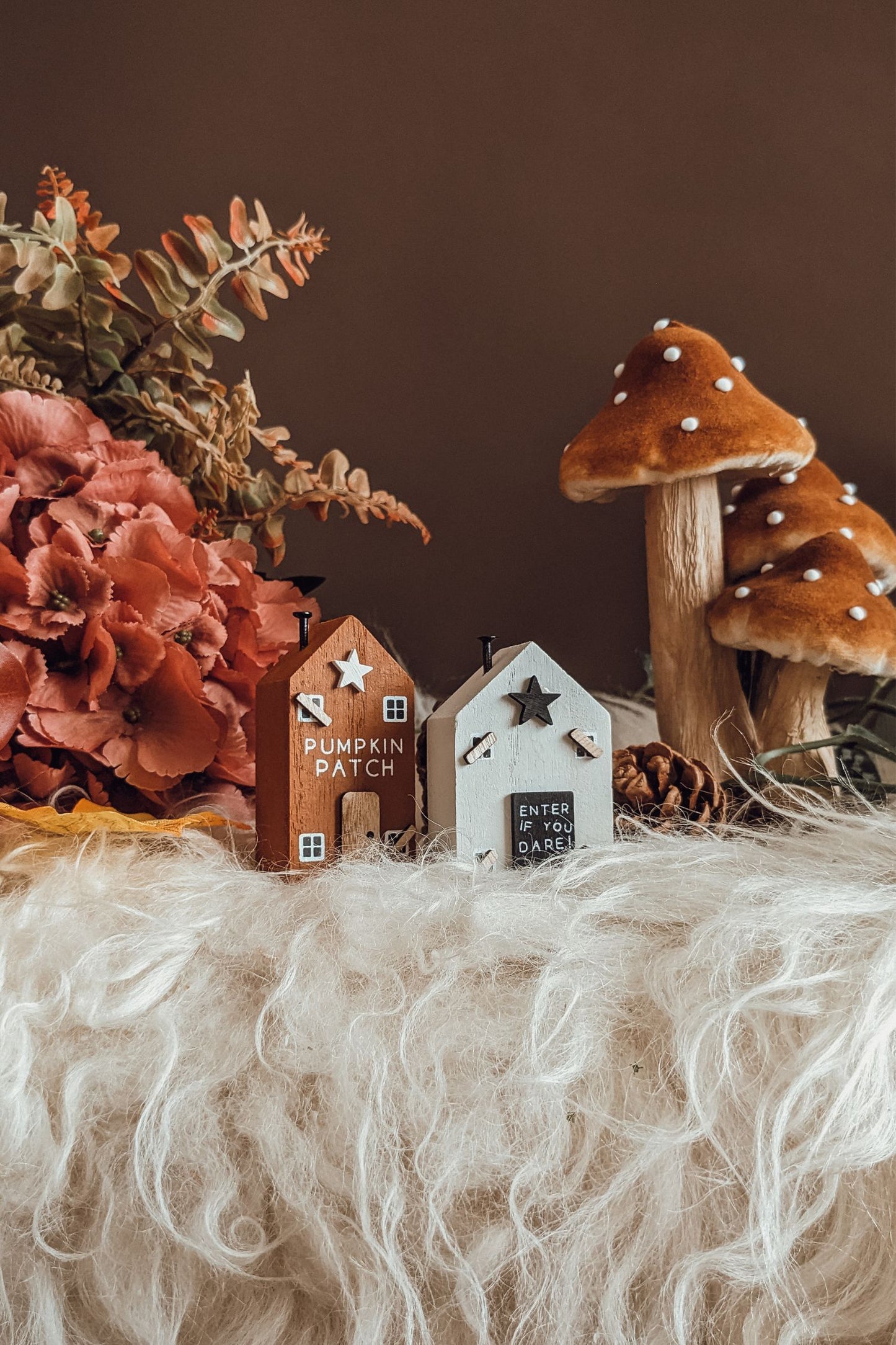 'Pumpkin Patch' Wooden House