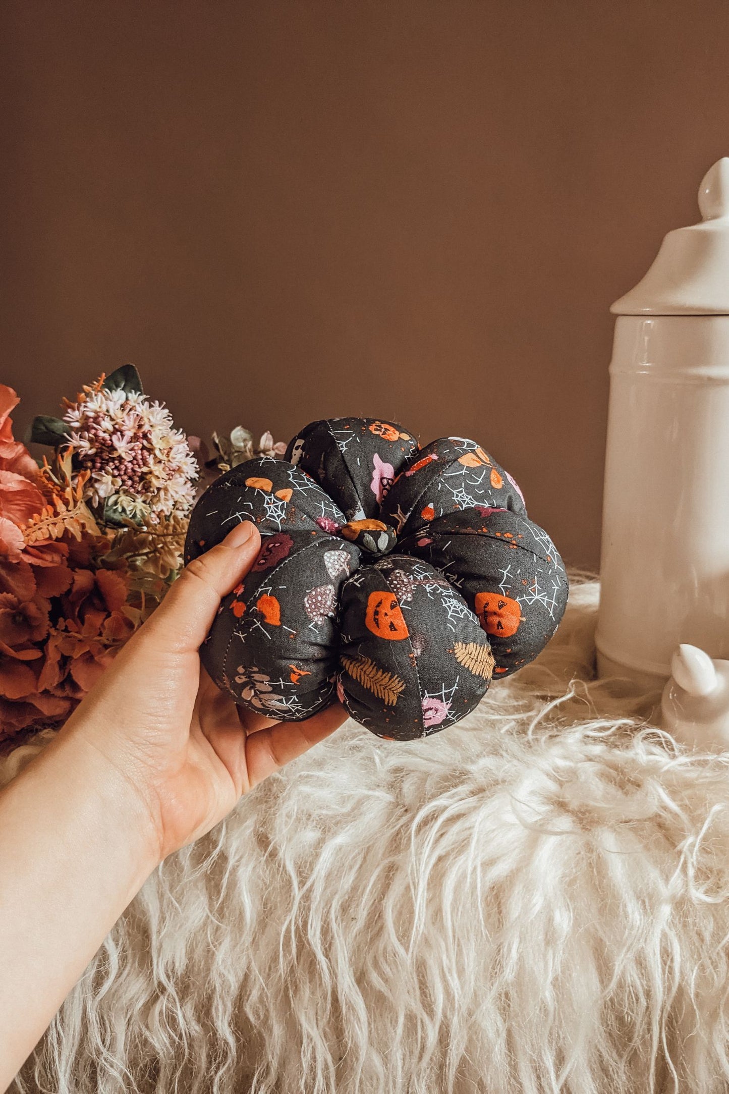 'Halloween Is Here' Cotton Grande Pumpkin